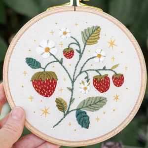 Strawberries: Beginners Hand Embroidery Pattern. Thread Painting Tutorial. PDF Digital Guide. Paint With Thread. Strawberry Hoop Art image 6