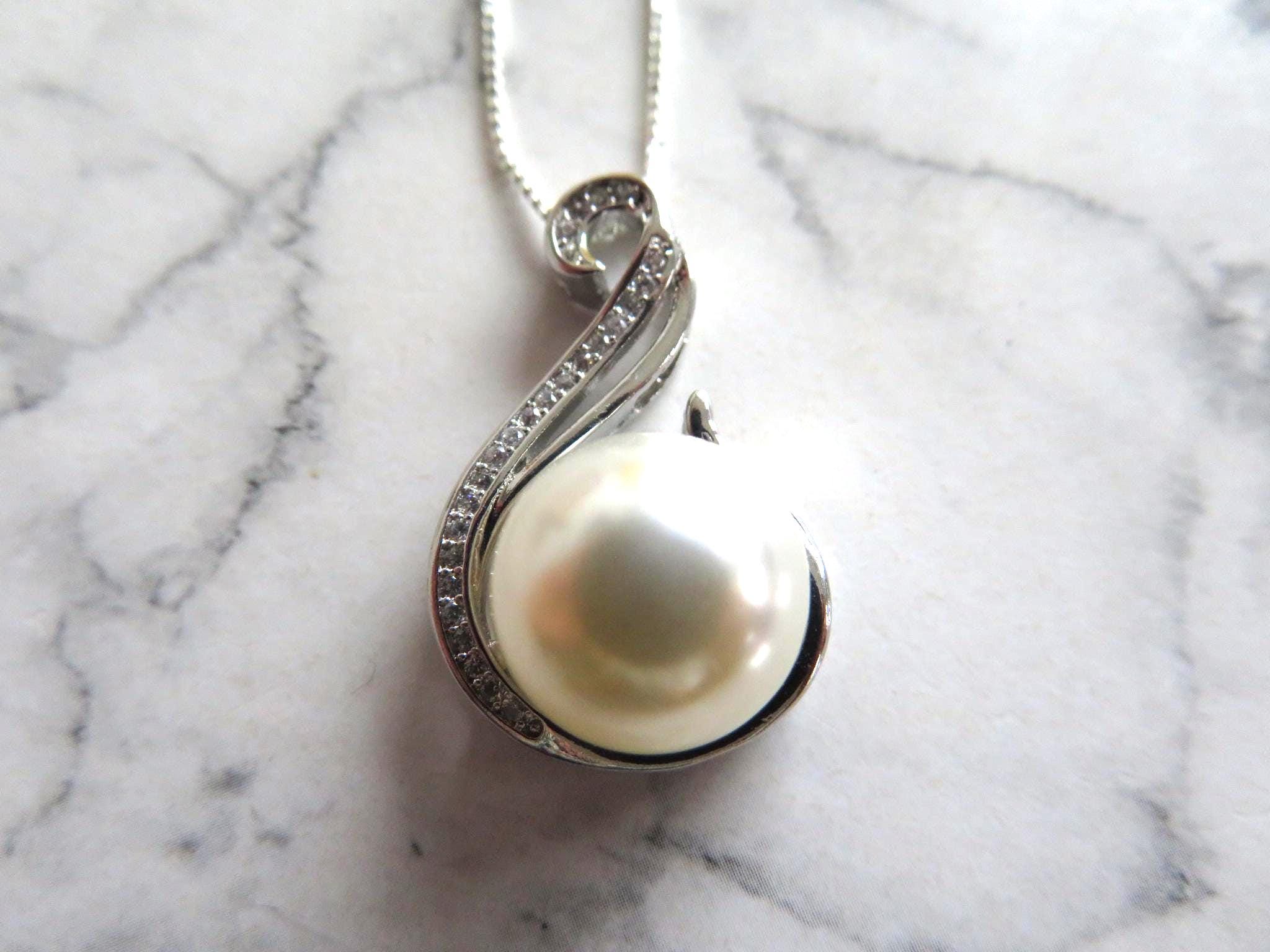 Pendant--cream Pearl-necklace-silver-cream Pearl- Cubic