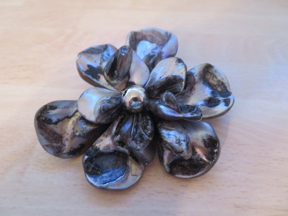 Brooch - Vintage-made from brown Seashells-brown-… - image 4