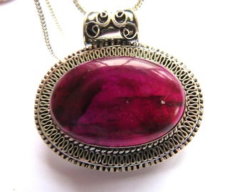 Pink Flash Silver Labradorite Pendant