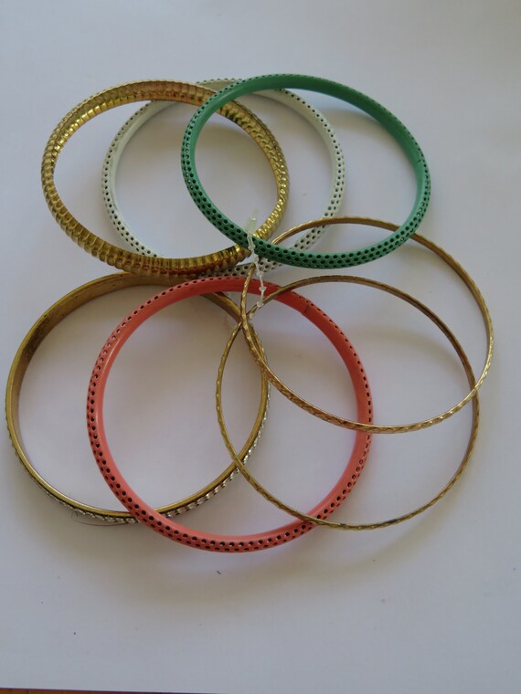 Bangles-7 assorted bangles- Bracelets-Vintage- go… - image 2