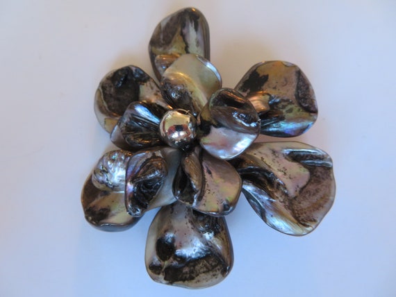 Brooch - Vintage-made from brown Seashells-brown-… - image 2