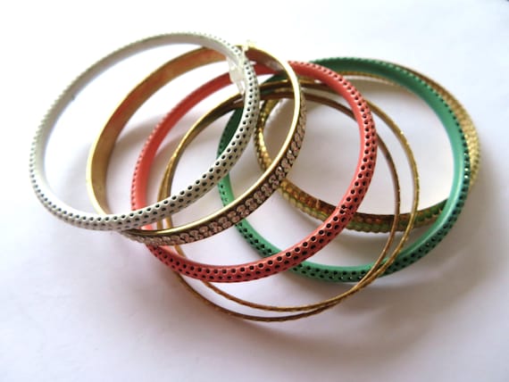 Bangles-7 assorted bangles- Bracelets-Vintage- go… - image 1