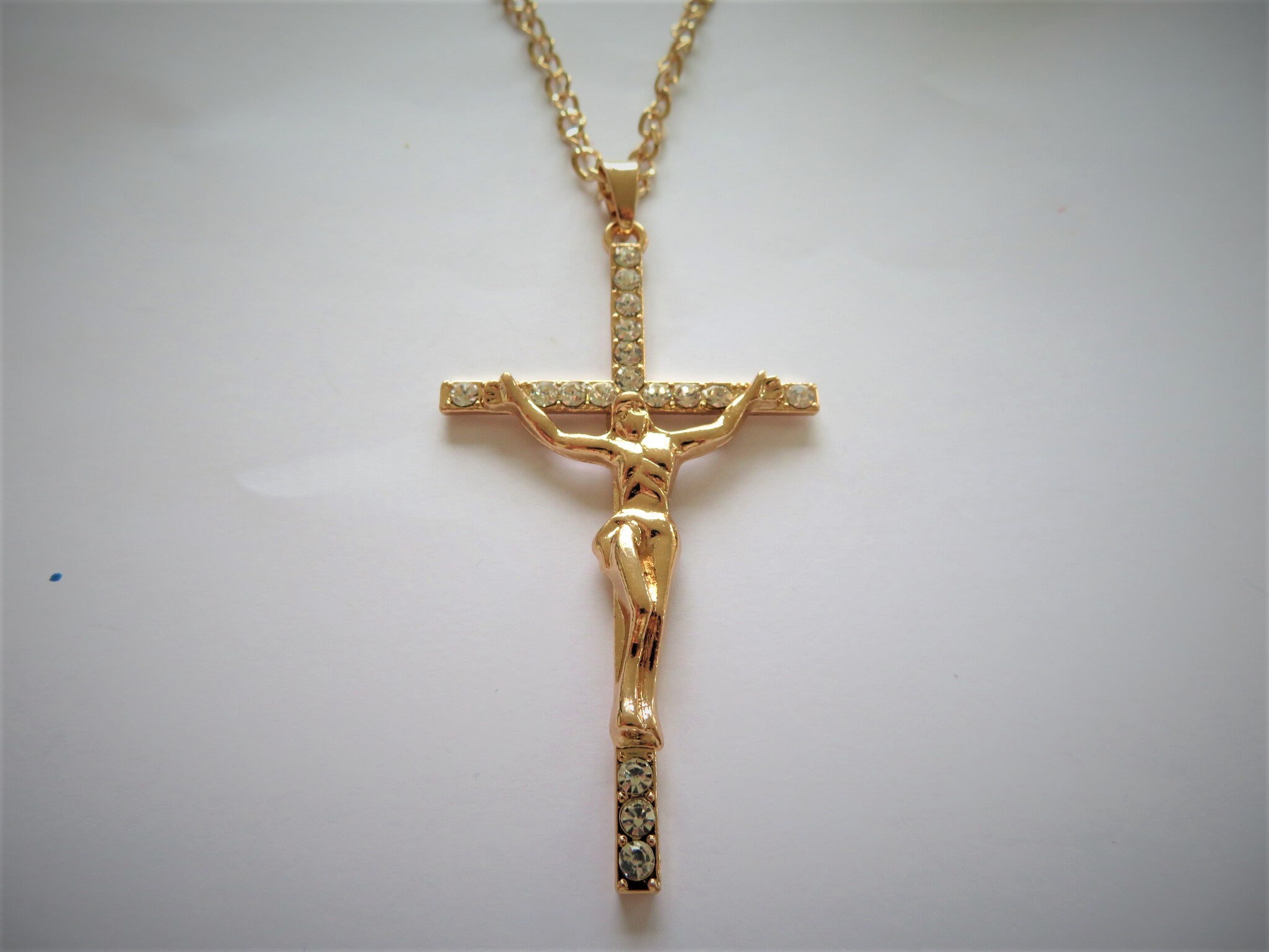 Large gold deals crucifix necklace