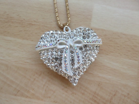 Heart Betsy Johnson Large White plated clear CZ crystal Heart gold Rope necklace Large Bow jewellery gift