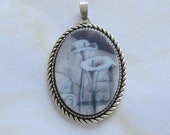 Pendant-Beautiful Grey and white Cameo -picture of a lily- mounted in silver alloy tray -perfect gift for her-choice of necklace lengths