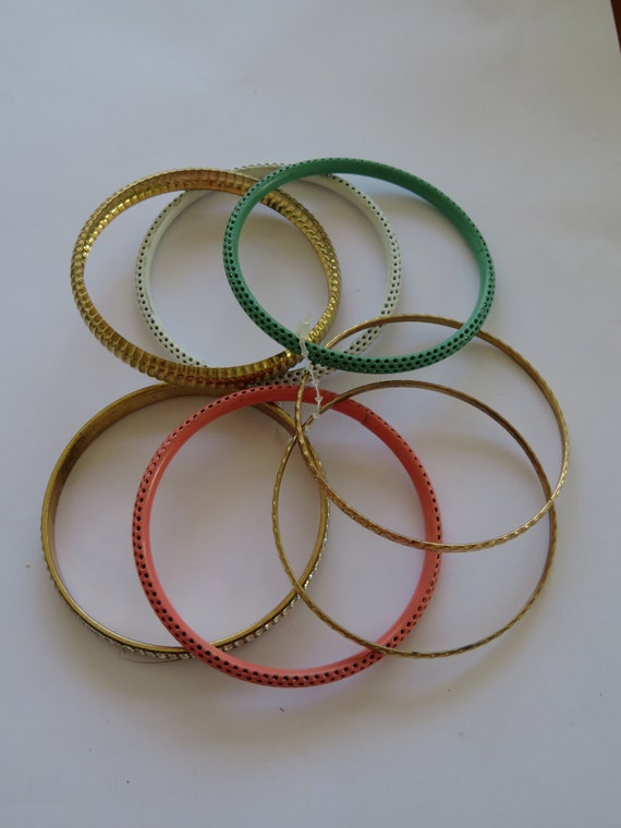 Bangles-7 assorted bangles- Bracelets-Vintage- go… - image 4