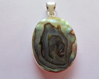 Pendant-New Zealand Paua Abalone oval pendant-Blue/green Abalone-cream shell backing-present for her-