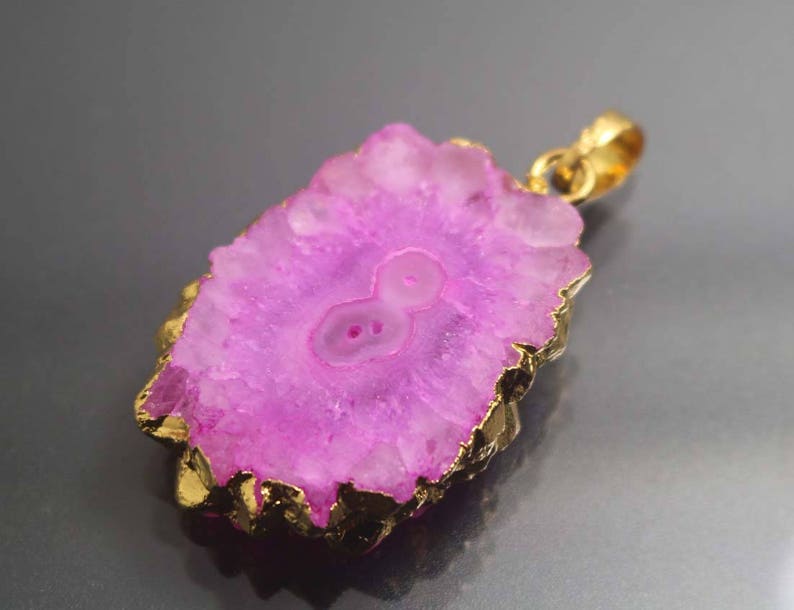 DIBATIAN Natural Pink Druzy Agate Pendants,Gold Electroplate Edge Druzy Pendents,Gold Pendants