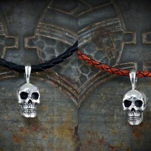 Silver skull pendant, Human skeleton necklace for men, Memento mori jewelry, Handcrafted skull immagine 9
