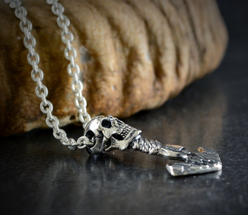 Viking pendant Mjolnir skull with hammered and oxidized textures, customizable Viking amulet great thick chain