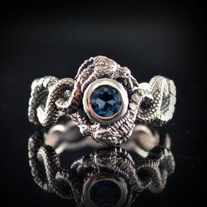 Sterlingzilveren drakenring: solitaire verlovingsring blauwe steen