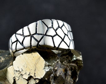 Silver square signet ring for men with cracked textures