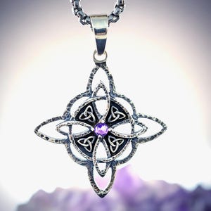 Colgante Nudo de Bruja con Piedra Natural en Plata de Ley 925 – Amuleto Protector Celta Hecho a Mano – Collar Espiritual Personalizable