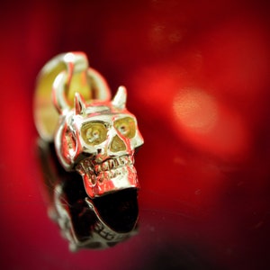 Colgante calavera demonio diminuta en oro de 14k y 18k, Regalo unico para Halloween