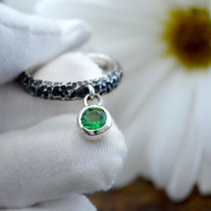 Pierścionek ze srebra próby 925 z wiszącym kamieniem, ruchomy kamień szlachetny, ręcznie robiona biżuteria 925, delikatny wzór rzemieślniczy