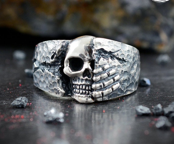 Skull band ring sale