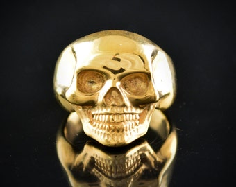 Edgy Gold Skull Ring: Handmade Gothic Accessory