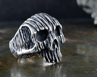 Rustic Silver skull ring with tree bark textures, Badass jewelry