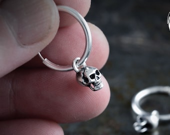 Einzigartige Silber Schädel Hoop Ohrringe, Herren Punk Ohrring, handgemachter Whimsigoth Schmuck