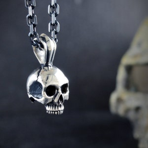 Silver skull pendant Keith Richards without jaw with oxidised textures,  Unique gift for dad