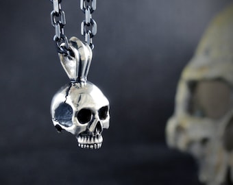 Silver skull pendant Keith Richards without jaw with oxidised textures