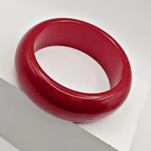 Bright Red Bakelite Bangle Bracelet - 1960s Red Bracelet