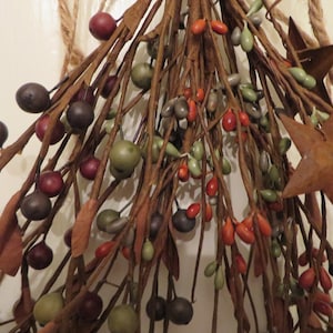 PRIMITIVE PIP Berries  with Rusty Stars                   Large Spray of Fall Pip Berries Door or Wall Decor