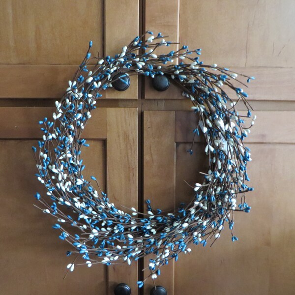 WILLIAMSBURG Pip Berry WREATH