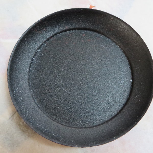 PRIMITIVE METAL CANDLE Plate              Black Candle Pan