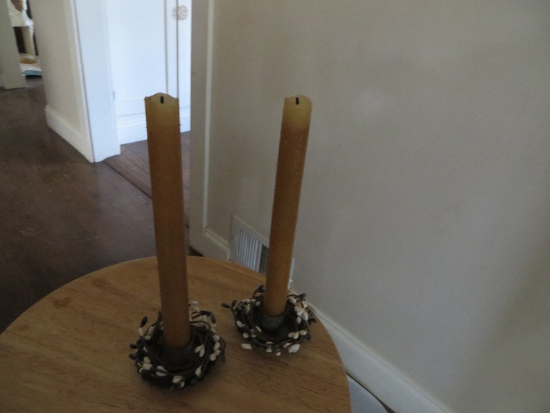 GRUBBY TAPER L.E.D. Candles with holders and pip berry ring image 9