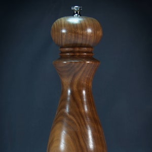 10 Inch Walnut Peppermill (500_8395)
