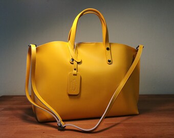 yellow fur bolsa