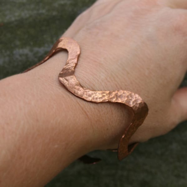 copper, twisted, hammered, adjustable bracelet, statement bracelet, rustical, rustic, bangle, for her, Valentine's Day, from BakaArt