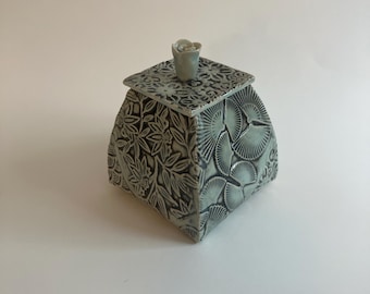 Azucarero de cerámica hecho a mano con tapa: Tarro de cerámica azul celadón y negro