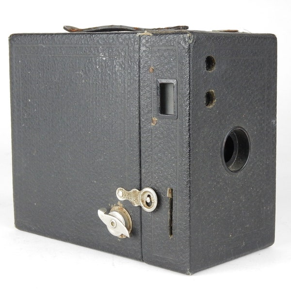 Elegantly Austere Vintage 1920s Kodak 2A Cartridge Hawk-Eye Model B 116 Box Camera