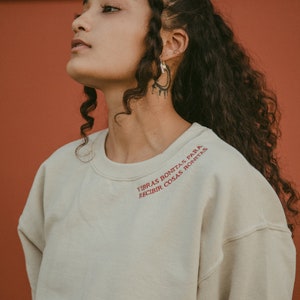 Vibras Bonitas Embroidered Sweatshirt - Embroidered Sweatshirt - Latina Power - Latina af - Latina Owned Business