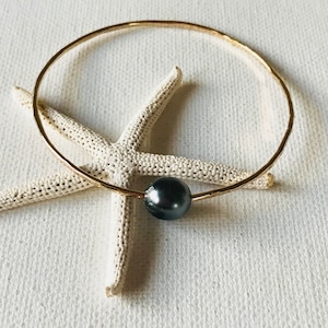 Hawaii Tahitian Pearl Gold Filled 16 Gauge Hammered Bangle Bracelet