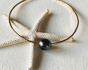 Hawaii Tahitian Pearl 14 Gauge Gold Filled Hammered Bangle Bracelet