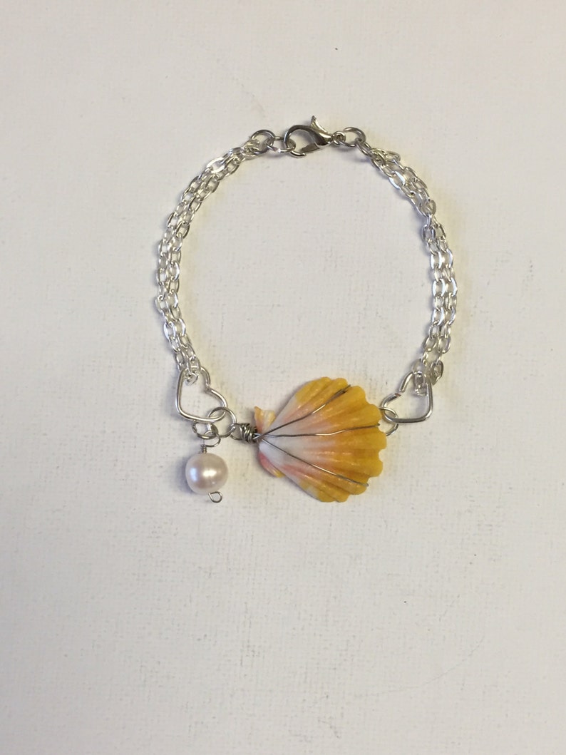 Hawaii Sunrise Shell Silver Wire Hearts And Chain Bracelet With Freshwater Pearl image 4