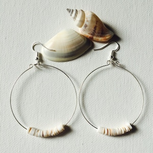 Puka Shell 2-Zoll-große Silber Hoop baumelnde Ohrringe