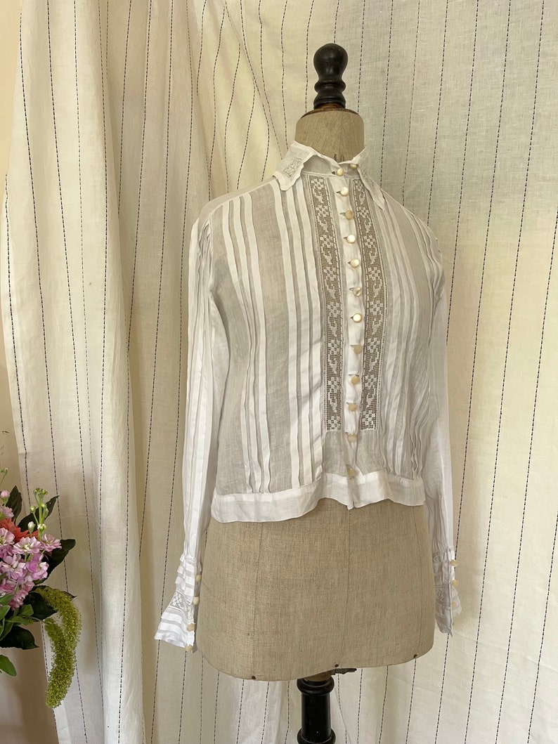 French antique Edwardian Victorian cotton lacy white blouse image 3