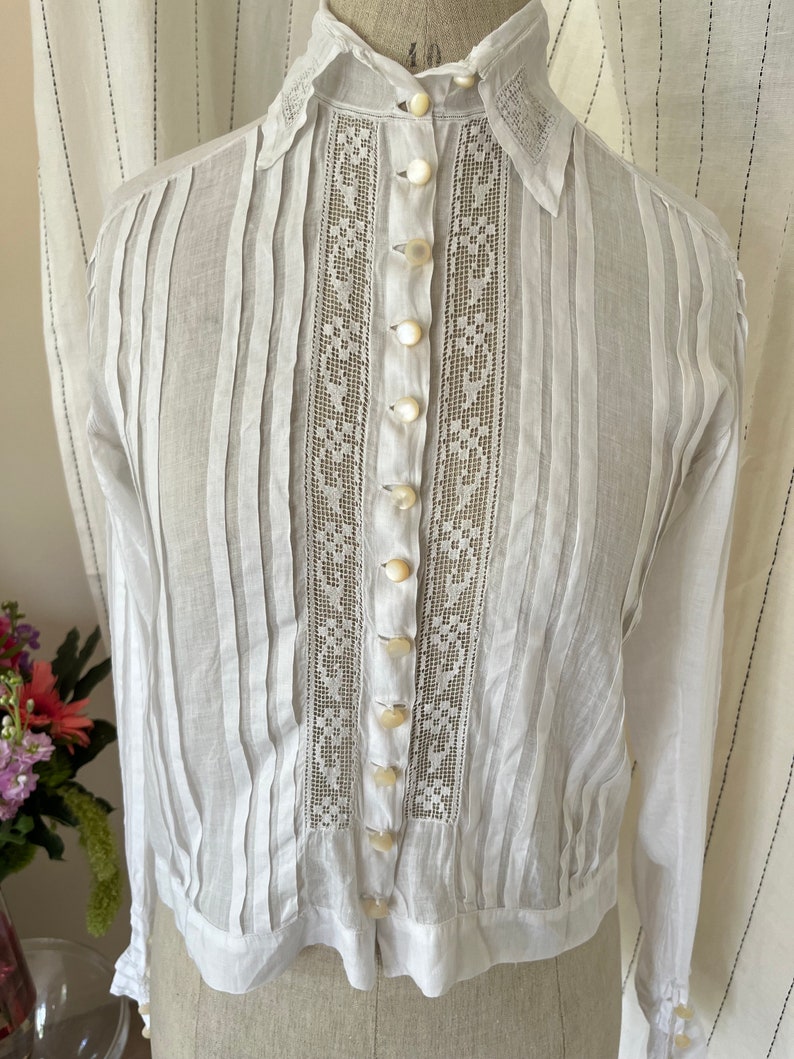 French antique Edwardian Victorian cotton lacy white blouse image 5