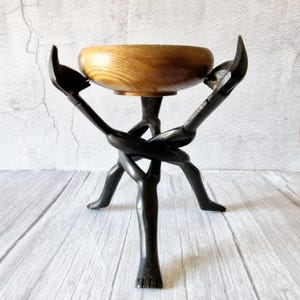 Vintage afrikansk stativskål, handskuren ebenholtsfigur, skulptur i etnisk folkkonst, tribal dekor, samlarfigur i Unity-staty