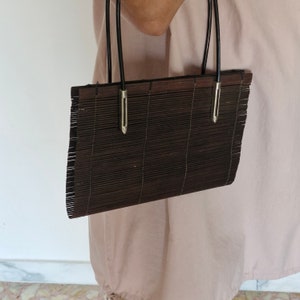 BOLSO DE BAMBÚ, Cartera de mano con asa superior para mujer, Bolso tipo cesta informal, Pochette pequeña de verano, Regalo elegante para ella, Bolso vintage de ratán con estrellas de los años 90