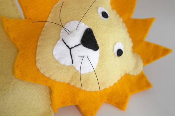 lion hand puppet