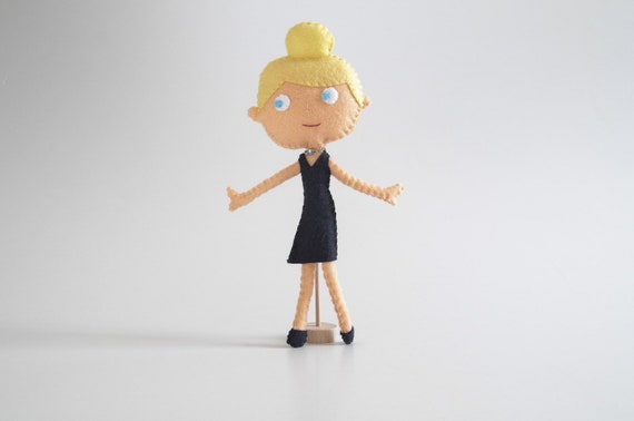 mona doll