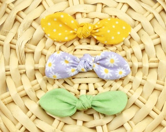 Daisy Print Knot Hair Bows ~ Baby Hair Bows~ Dog Hair Accessories ~ Dog Hair Clip ~ Baby Hair Accessories ~ Sandy Paws Collar Co®