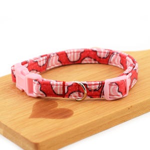 Heart Cake Valentine&#39;s Breakaway Cat Collar ~ Valentines Cat Collar ~ Plastic Quick Release Collar ~ Breakaway Collar ~Sandy Paws Collar Co®