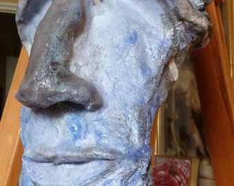 Trabajo de mascarilla de arcilla Raku titulado: NORIO